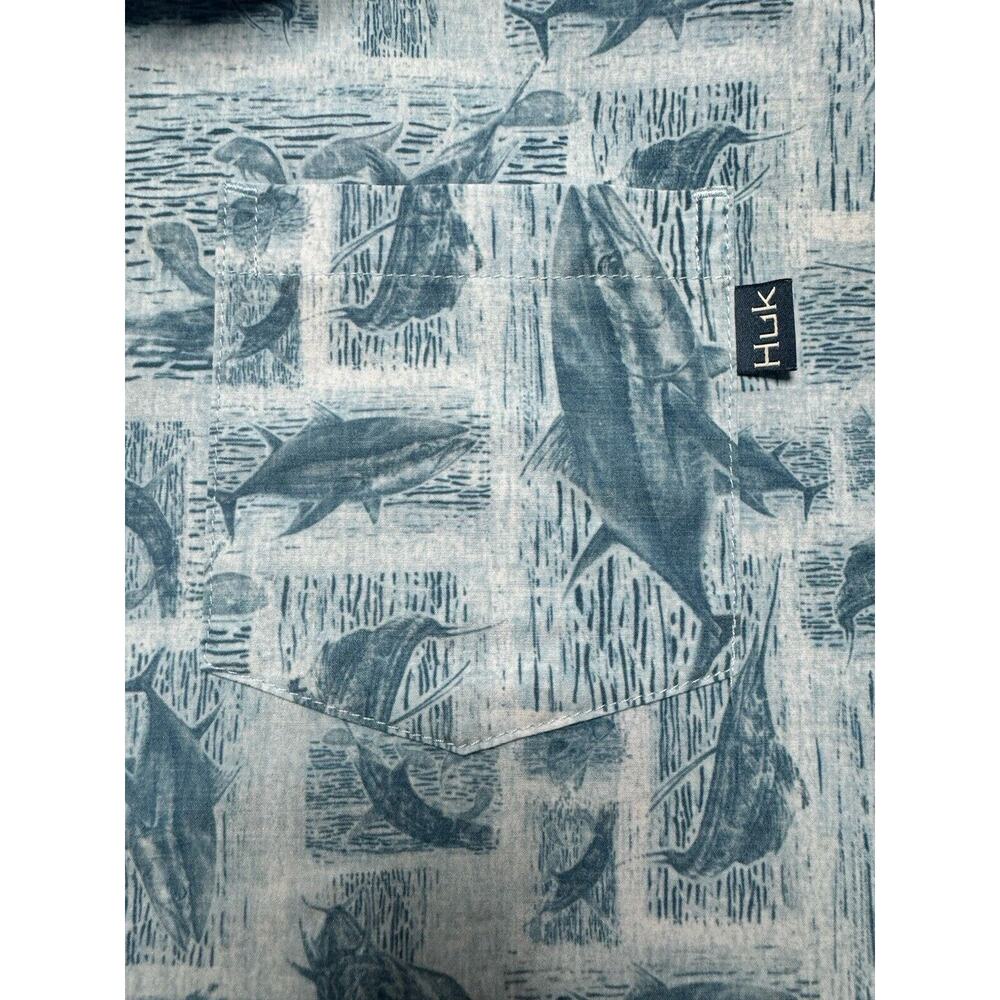 Huk Men's Short Sleeve Blue Fish Print Button Up Shirt - Size M* - Picture 3 of 5